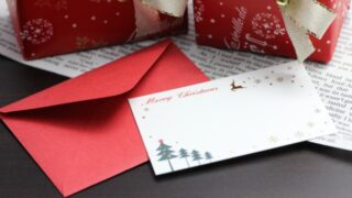 クリスマスカードの書き方は 子供が喜ぶメッセージって 恋人宛と喪中では Hanamaru
