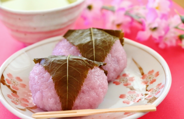 桜餅の葉っぱって何 食べられる 巻いてある意味は Hanamaru